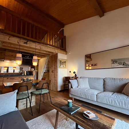 Appartement ensoleillé aux Tines, vue Massif Chamonix Extérieur photo