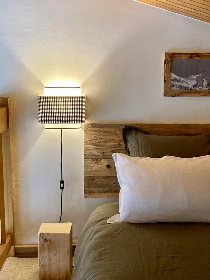 Appartement ensoleillé aux Tines, vue Massif Chamonix Extérieur photo