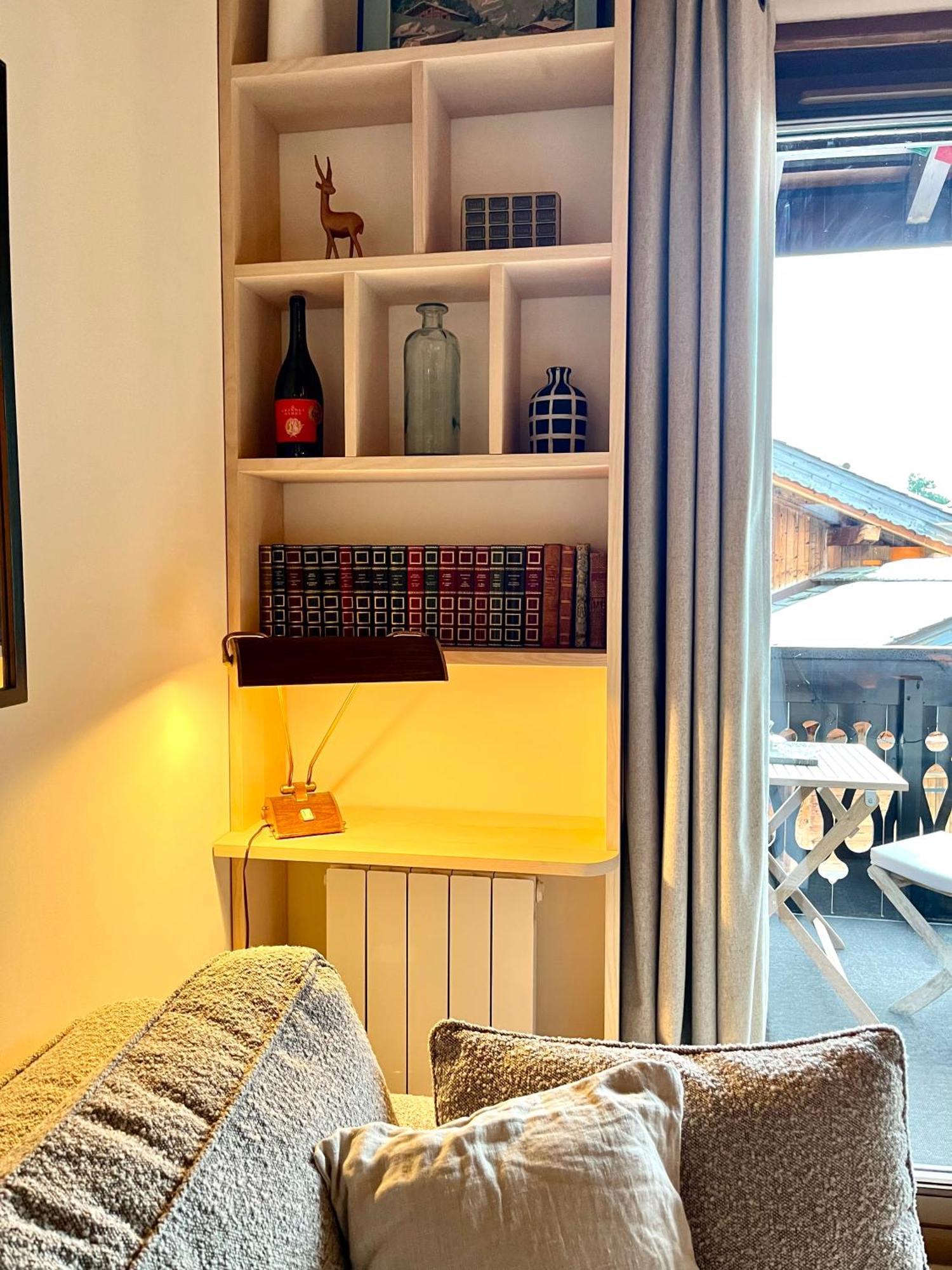 Appartement ensoleillé aux Tines, vue Massif Chamonix Extérieur photo