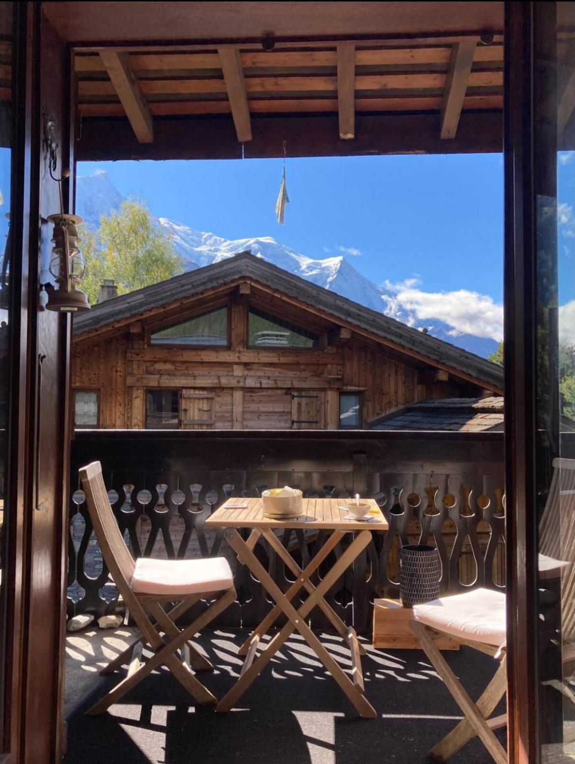 Appartement ensoleillé aux Tines, vue Massif Chamonix Extérieur photo